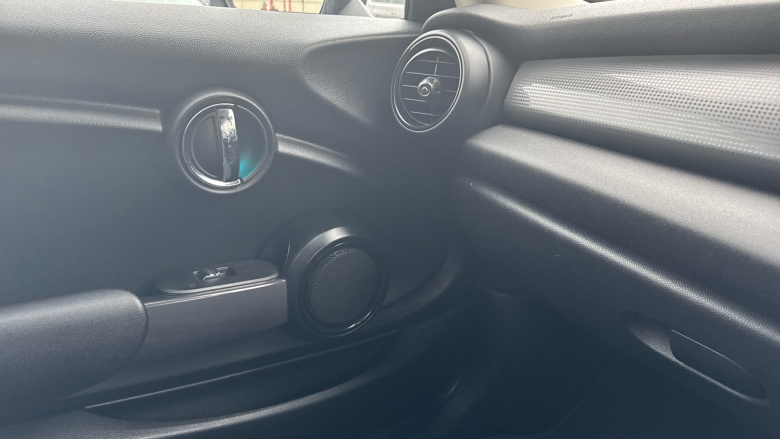 MINI Hatchback 1.5 Cooper II 3dr Petrol Hatchback